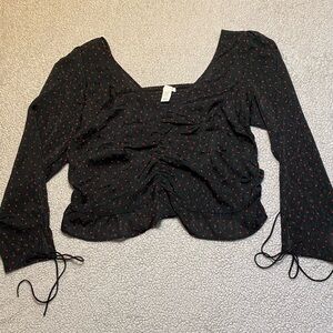 NWOT H&M Black V-Neck Top with Red Hearts - Modern Romantic Style - XL